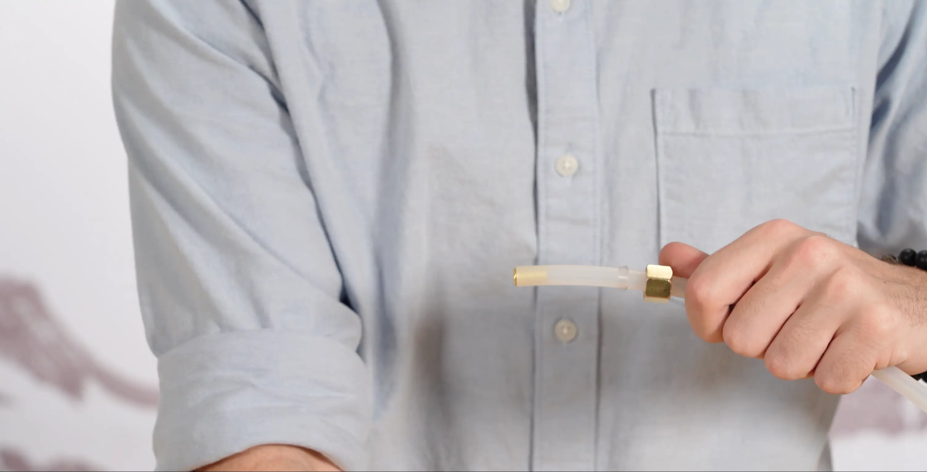 Insert the Spacer and Screen | 1