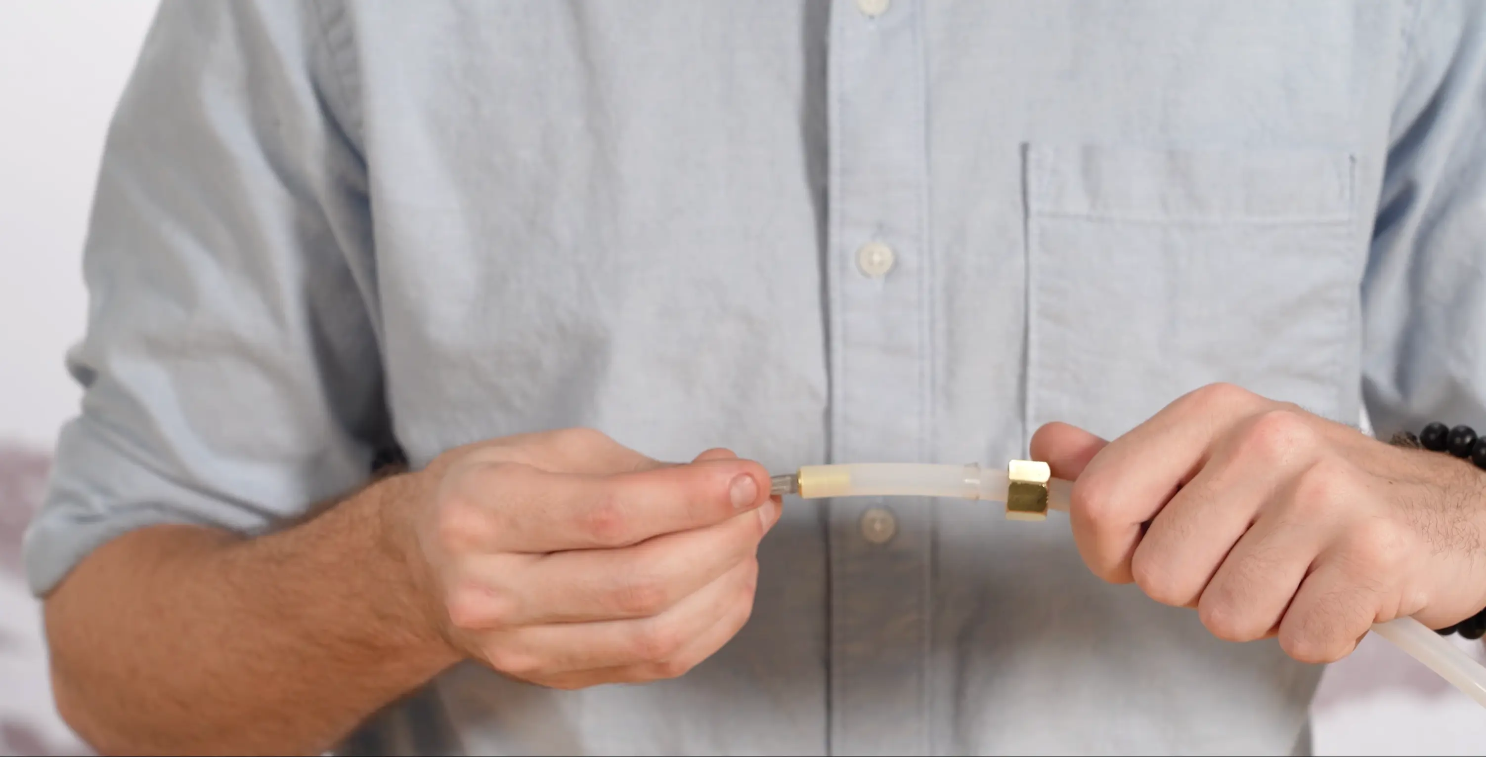 Insert the Spacer and Screen | 2