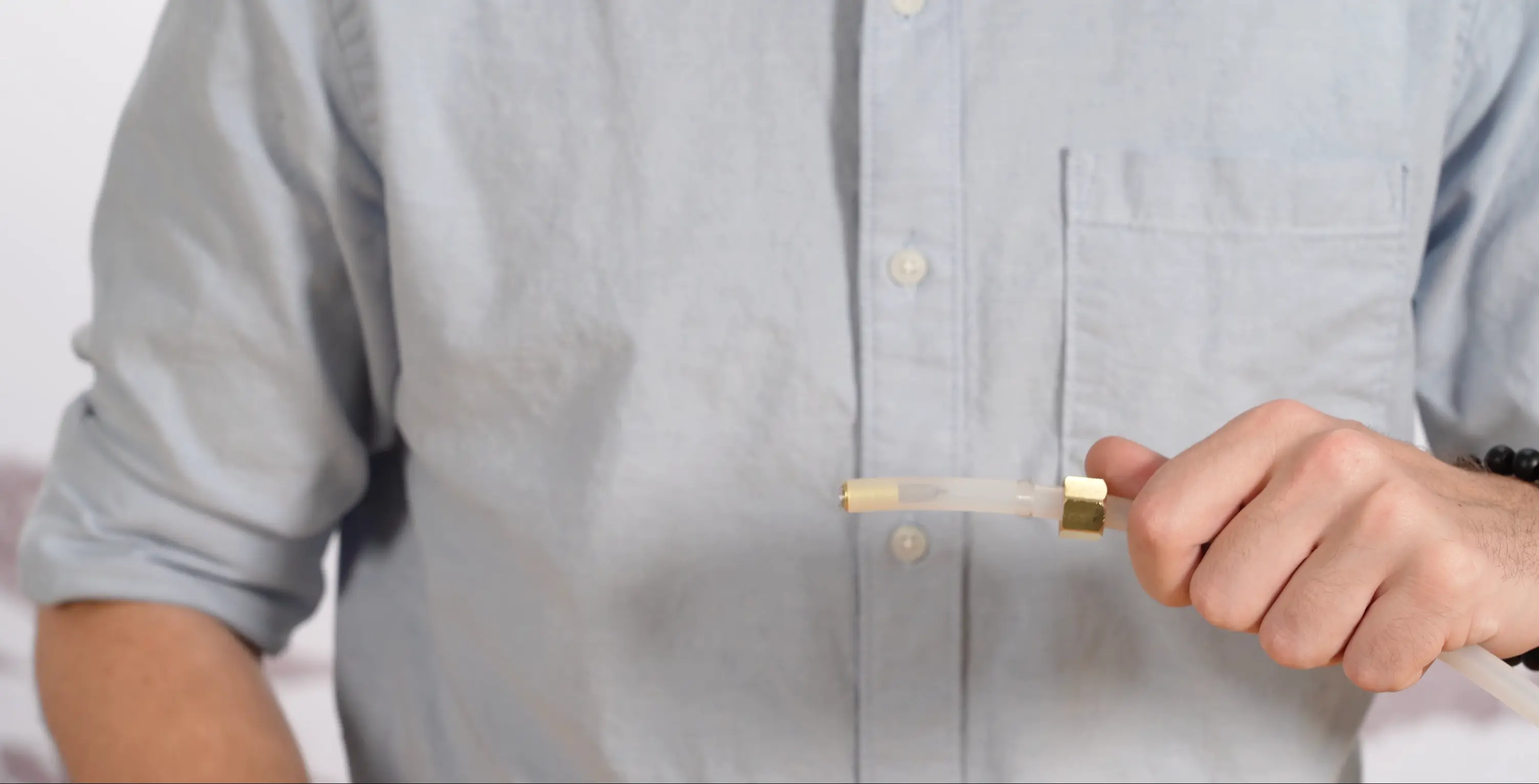 Insert the Spacer and Screen | 3