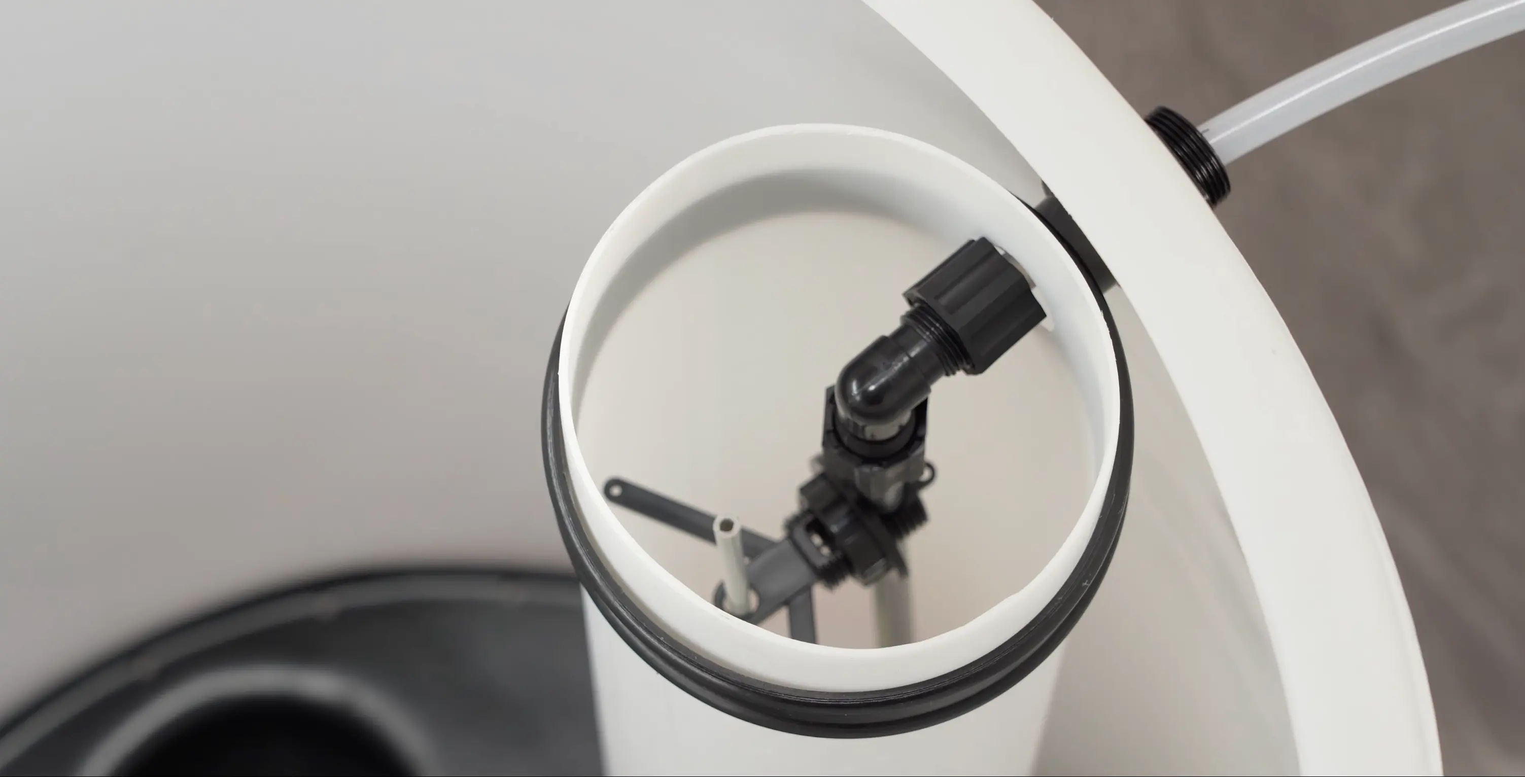 Access the Float Switch | 1