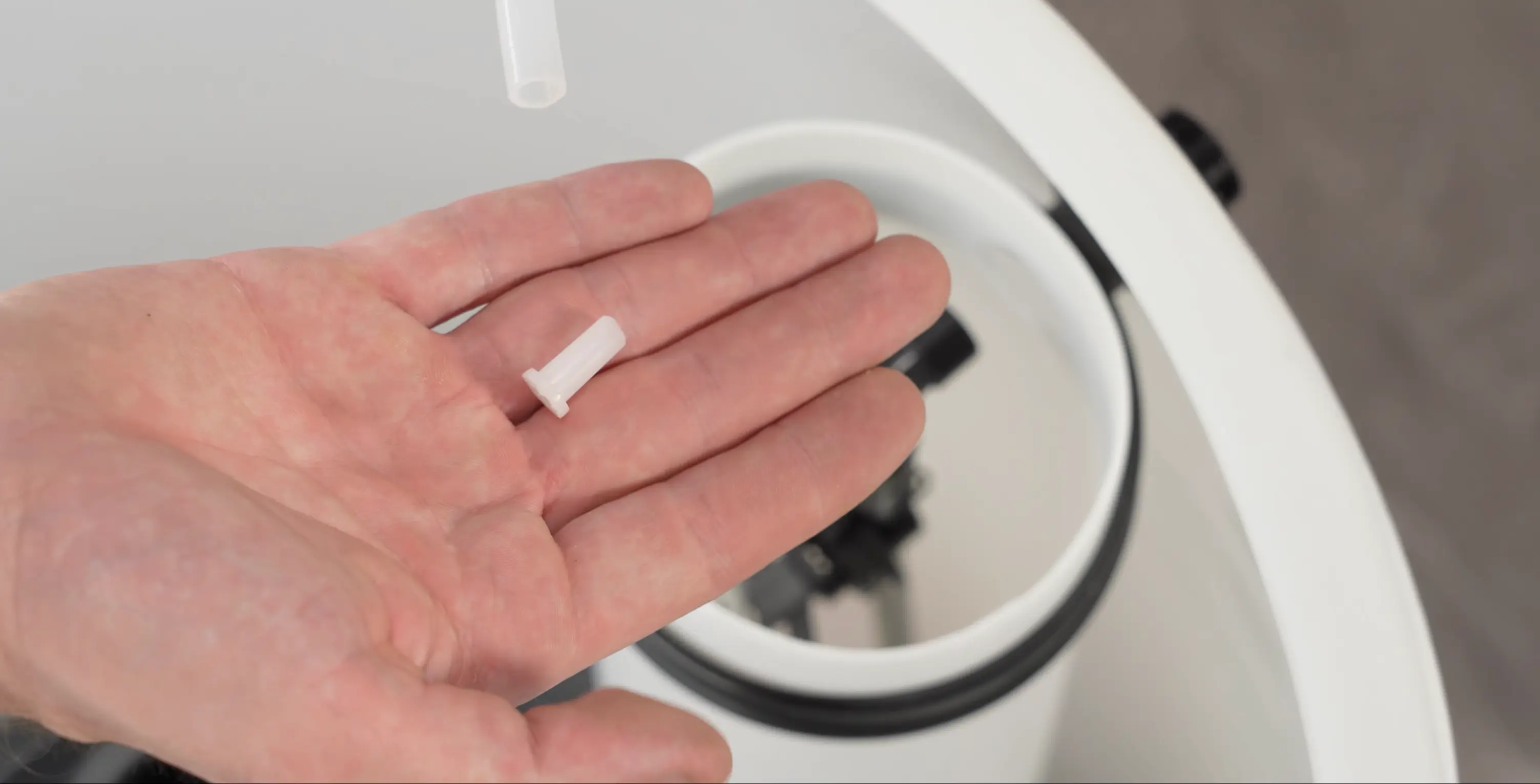 Remove the Elbow and Retrieve the Spacer | 2