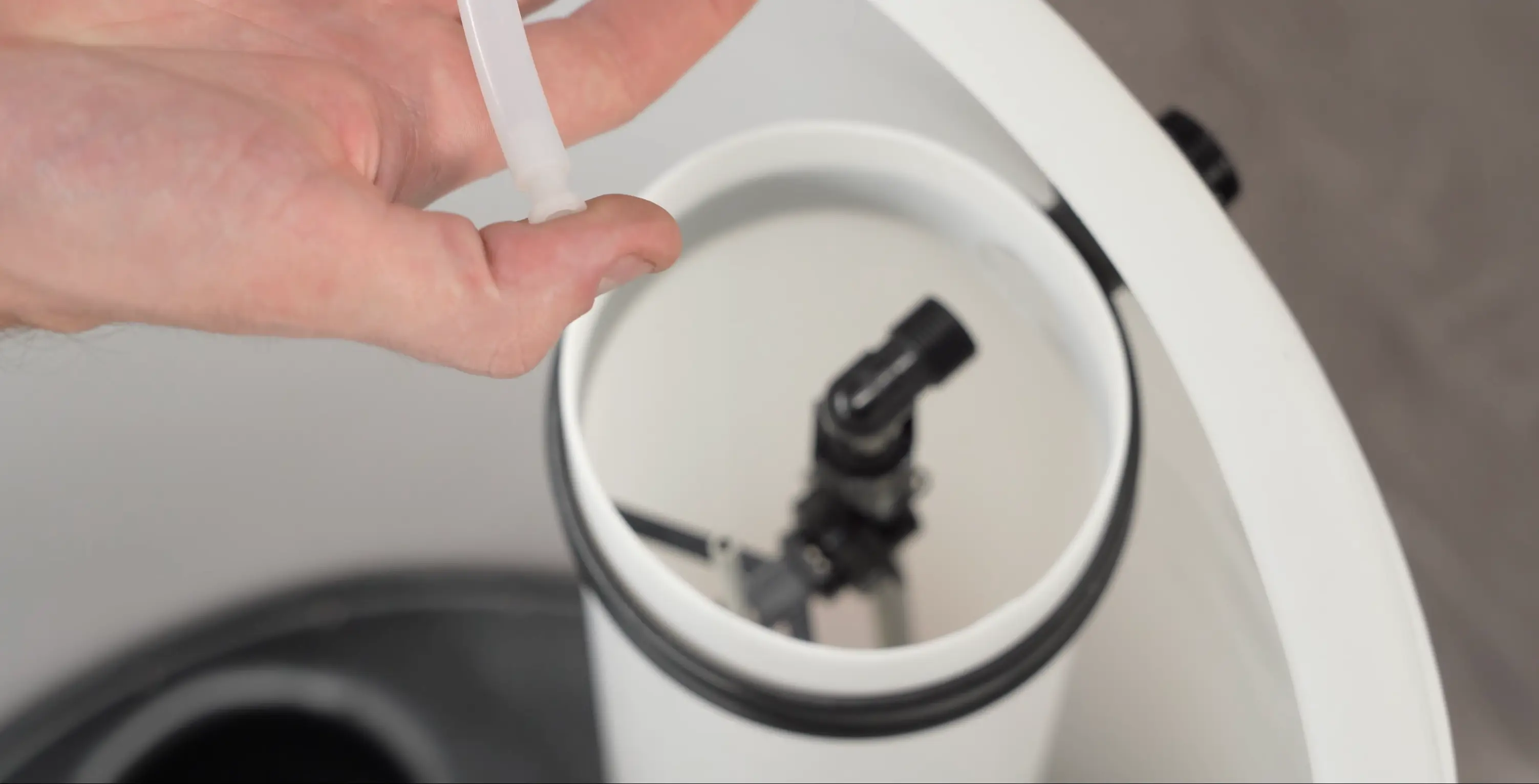 Insert the Spacer and Reconnect | 1