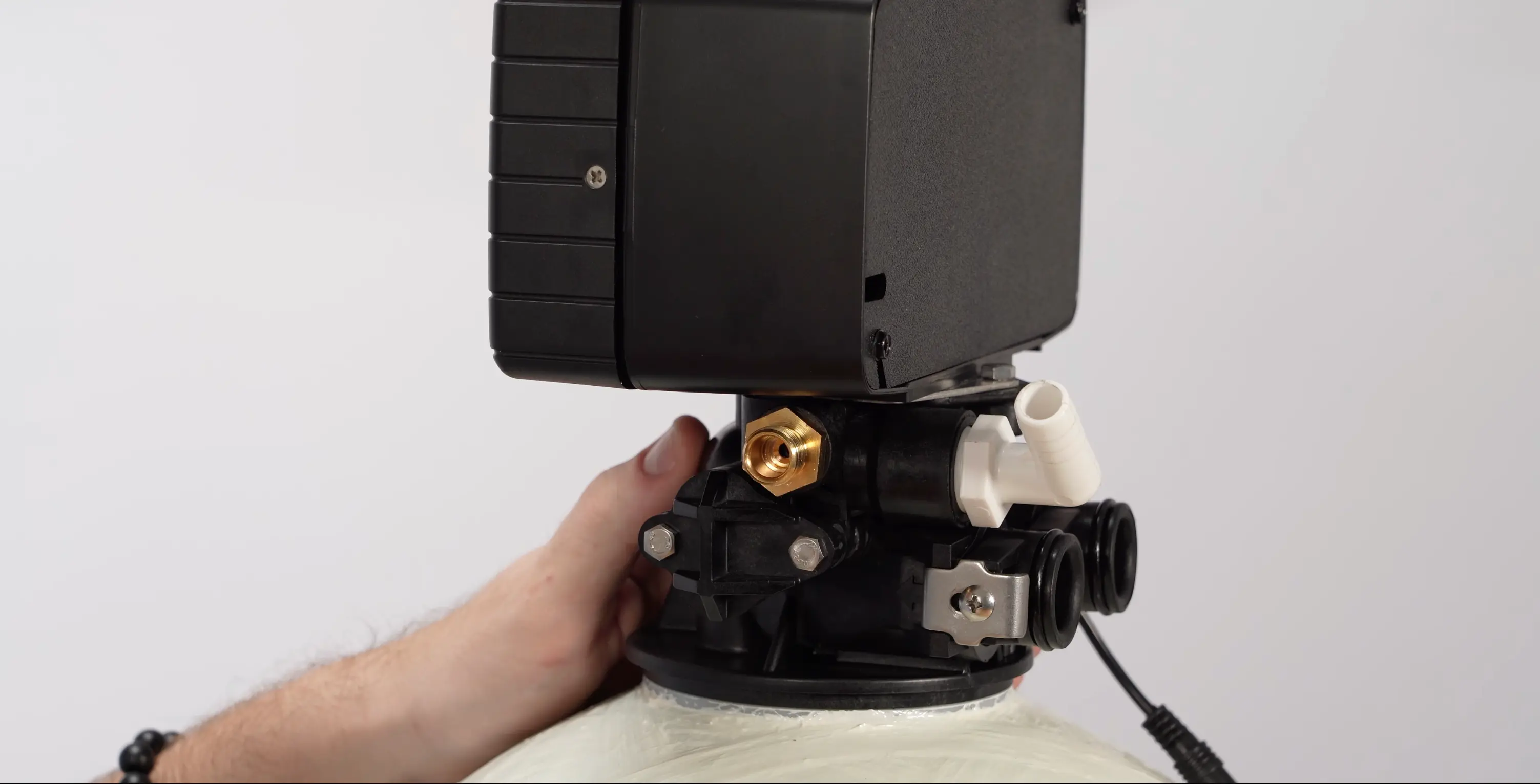 Remove the Injection Port Cap | 2