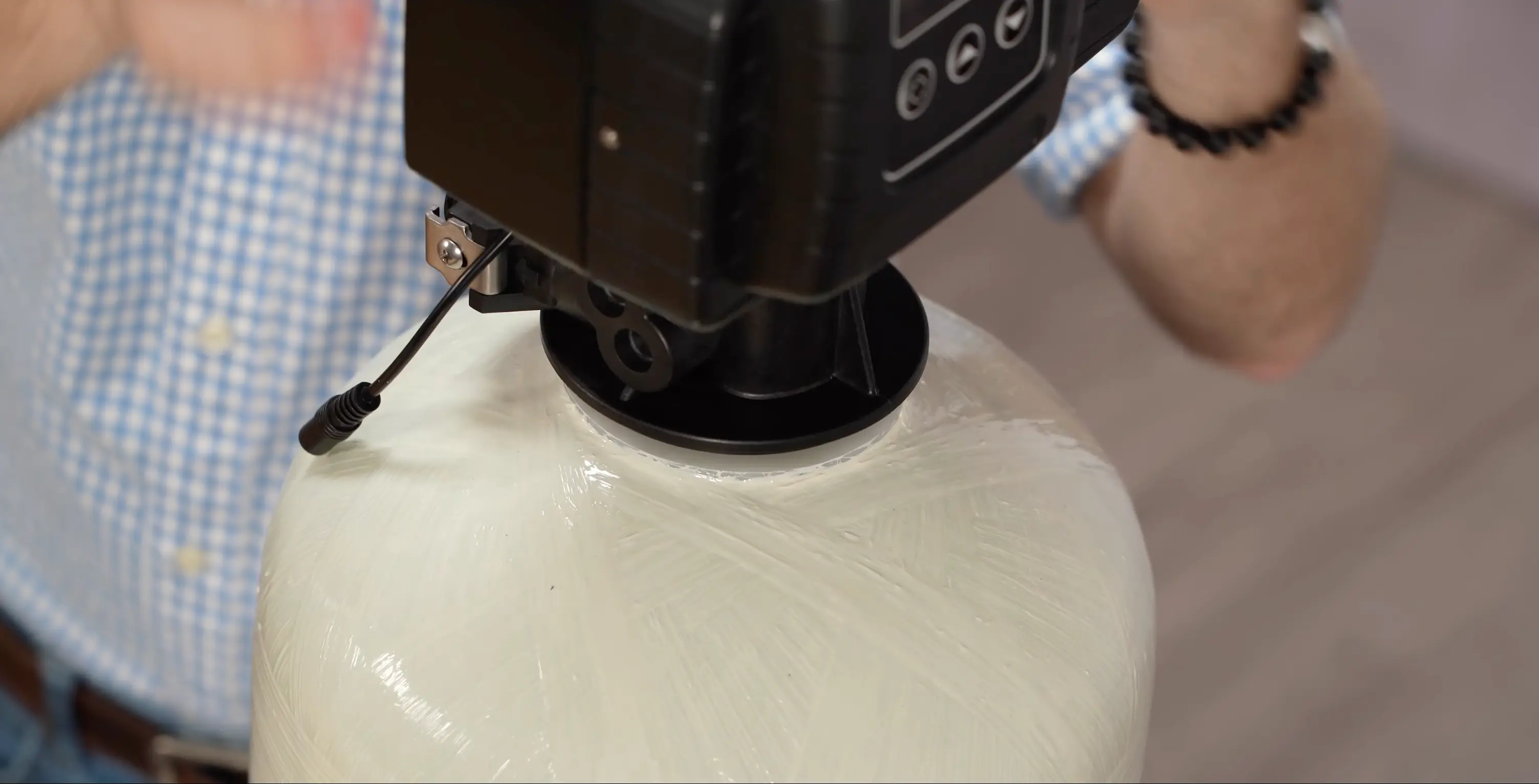 Mounting the Control Valve | 2